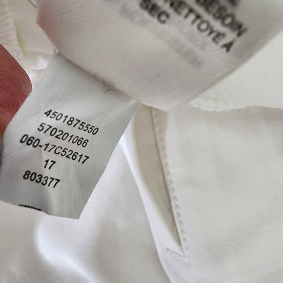 Chico's Zenergy Womens Neema Ava Shorts Size 3.5 US XL 18 Optic White Bermuda - Picture 8 of 8